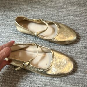 Zara Gold Ballet flats size 33